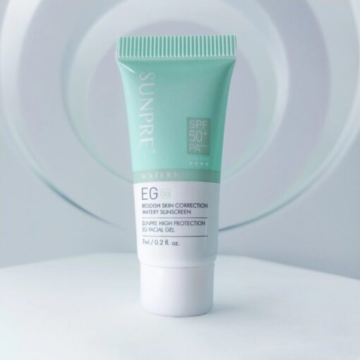 Bôi kem Mona Frema Sunpre High Protection EG Facial Gel trước 20 phút sau khi ra khỏi nhà