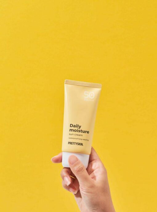 Kem chống nắng Pretty Skin Daily Moisture Sun Cream SPF50+ PA++++ nâng tone, dịu nhẹ da