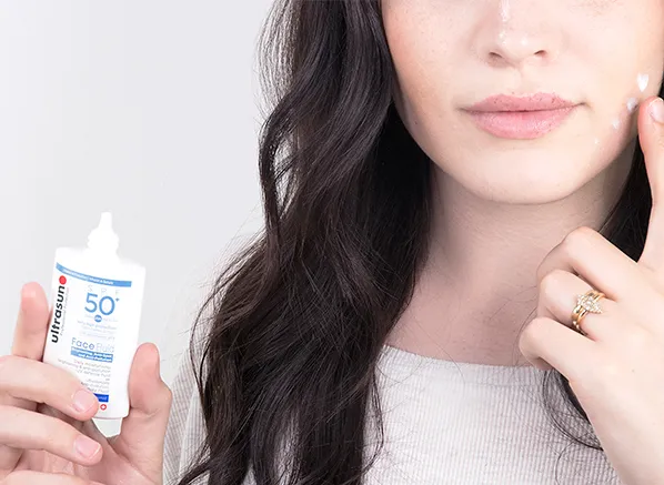 Ultrasun Face Fluid SPF50+ Giải pháp bảo vệ da nhạy cảm dưới nắng gắt