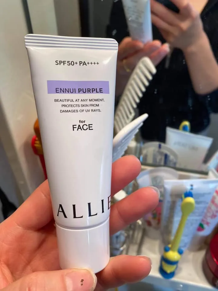 Rửa mặt thật sạch trước khi xài kem chống nắng Allie Chrono Beauty Ennui Purple Color Tuning UV 01